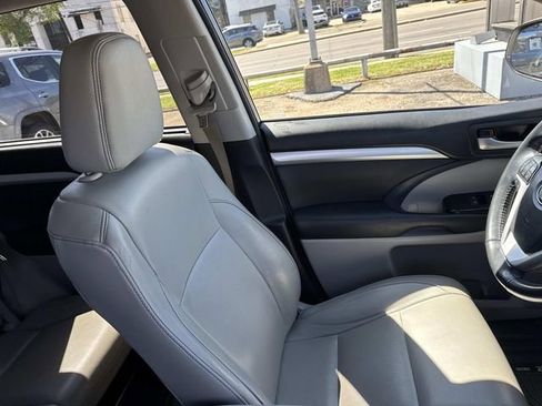 Used 2018 Toyota Highlander XLE image 14