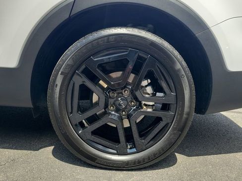 Certified 2025 Kia Telluride SX Prestige X-Line AWD/4WD image 7