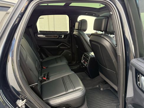 Used 2020 Porsche Cayenne E-Hybrid image 23