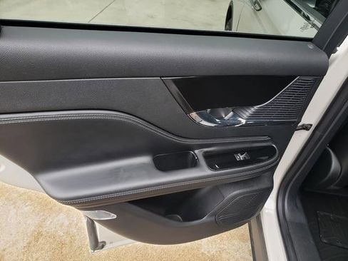 Used 2021 Lincoln Corsair AWD w/ Equipment Group 101A image 16