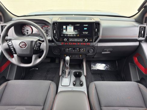 Used 2026 Nissan Frontier Pro-X w/ Pro-X Convenience Package RWD image 12