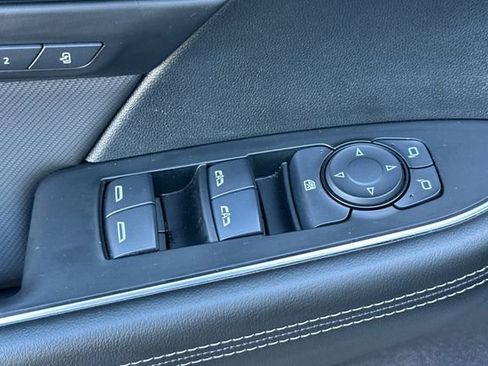 Used 2025 Buick Envision Preferred image 12