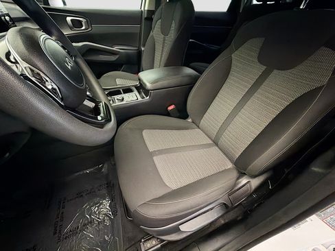 Used 2023 Kia Sorento LX FWD image 11