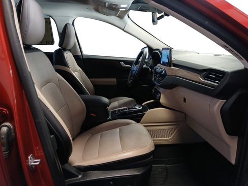 Used 2020 Ford Escape Titanium image 15