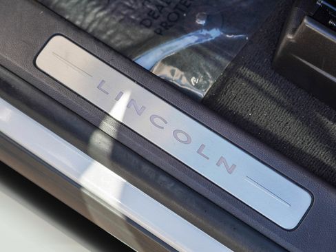 Used 2022 Lincoln Aviator Reserve w/ Equipment Group 201A image 27