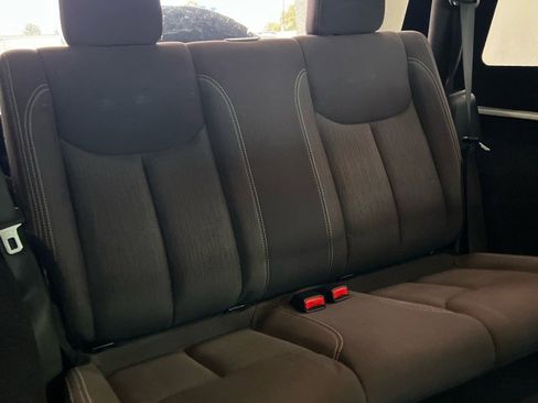 Used 2015 Jeep Wrangler Rubicon w/ Power Convenience Group image 12