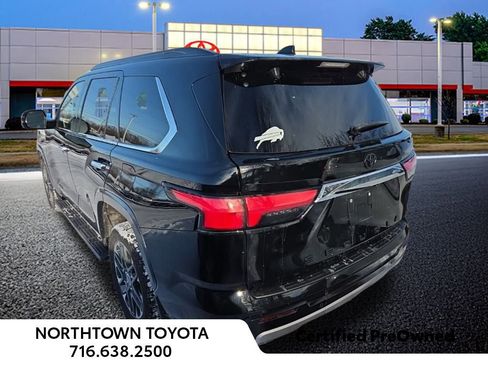 Used 2023 Toyota Sequoia Limited image 11