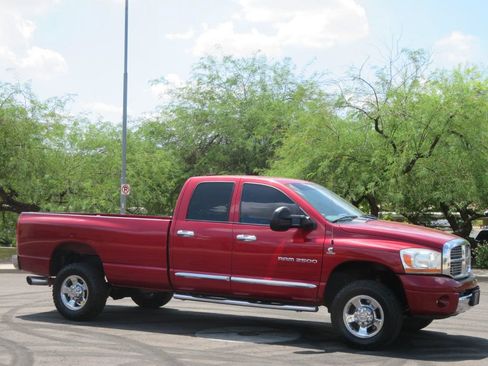 Used 2006 Dodge Ram 2500 Truck Laramie AWD/4WD image 4