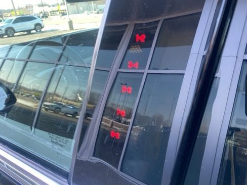 Used 2023 Lincoln Nautilus Reserve image 8