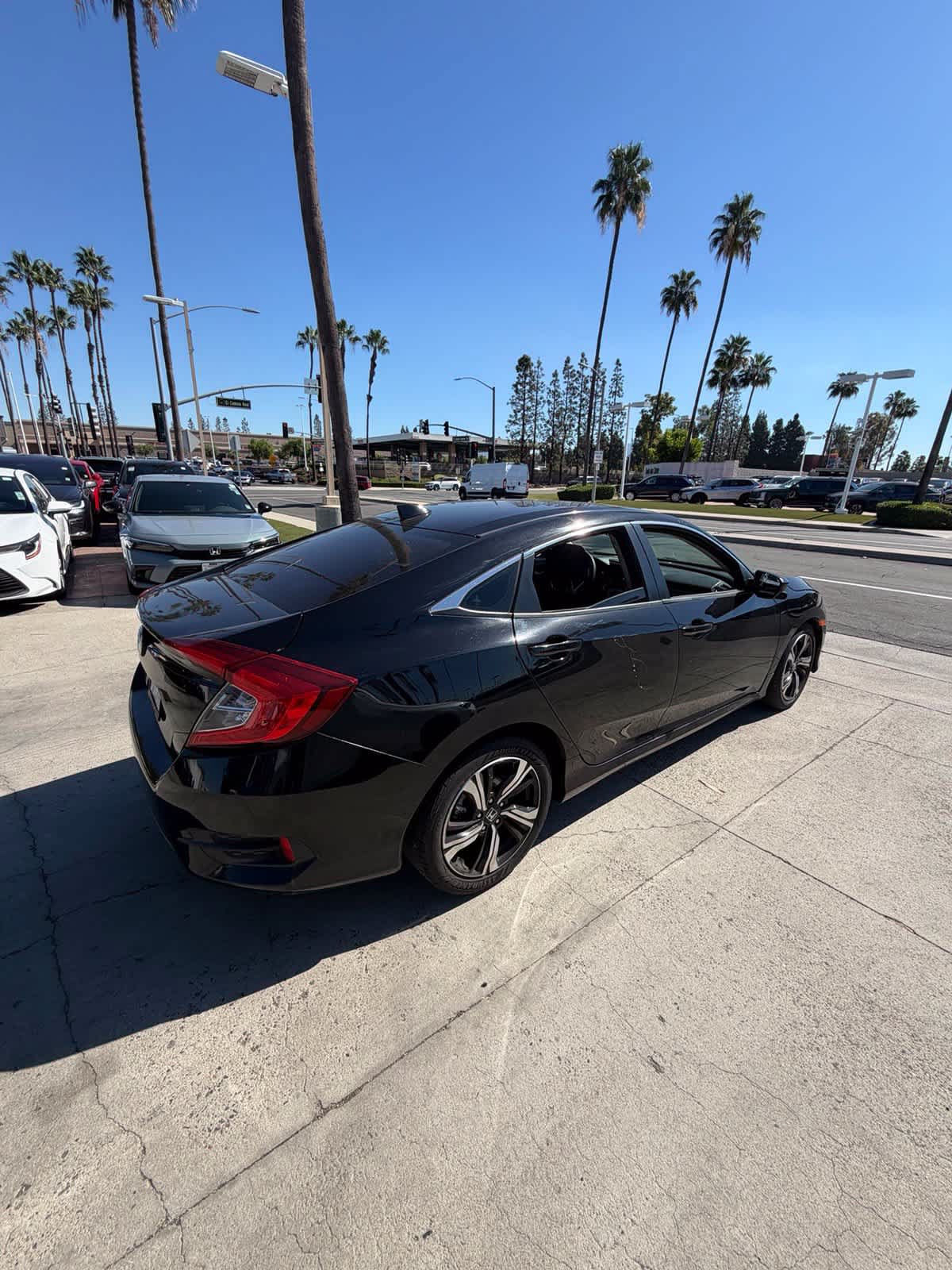 Used 2018 Honda Civic EX image 5
