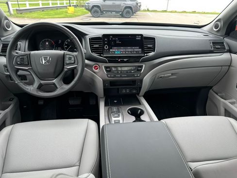 Used 2025 Honda Ridgeline RTL image 13