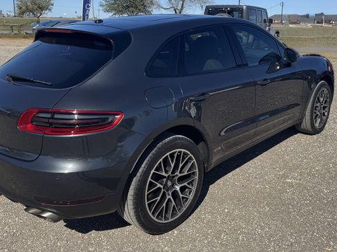 Used 2017 Porsche Macan S image 8