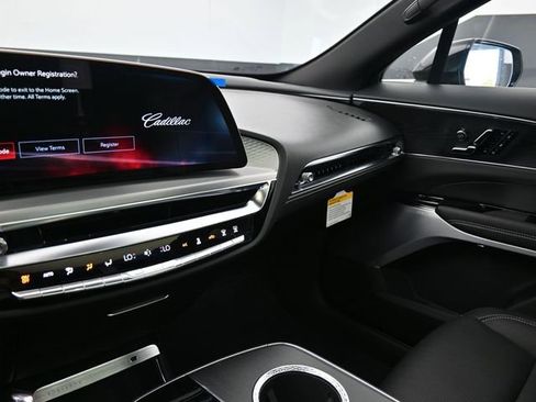New 2026 Cadillac Lyriq V image 18