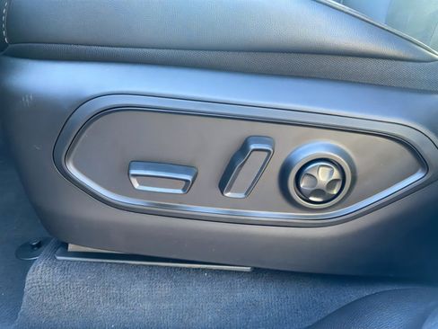 New 2025 Jeep Grand Cherokee Altitude image 12