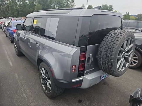 Used 2020 Land Rover Defender 110 HSE AWD/4WD image 2