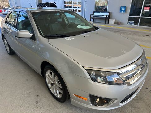 Used 2010 Ford Fusion SEL image 9