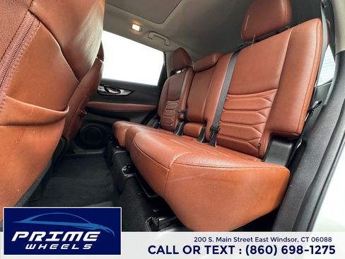 Used 2018 Nissan Rogue SL w/ Premium Package AWD/4WD image 12