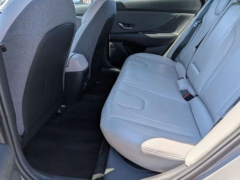 Used 2025 Hyundai Elantra Limited FWD image 29