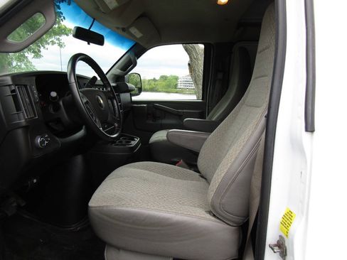 Used 2021 Chevrolet Express 2500 w/ Driver Convenience Package RWD image 10