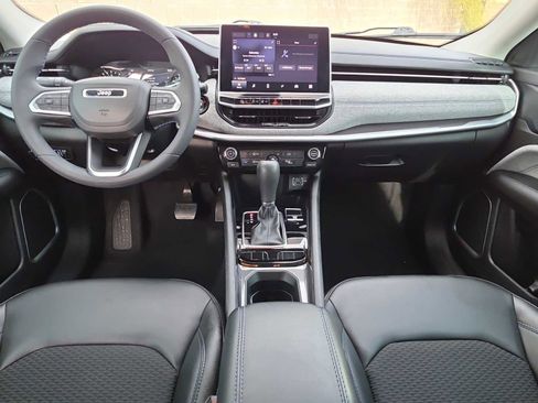 Used 2022 Jeep Compass Latitude image 14