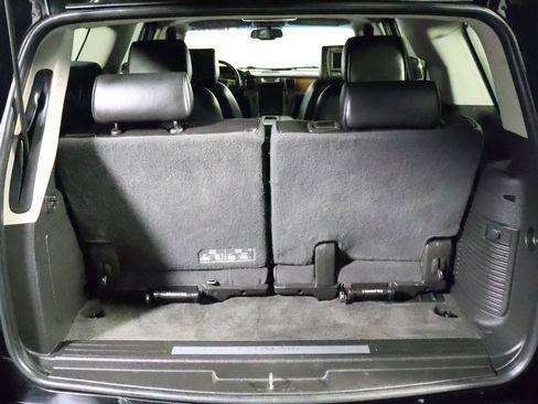 Used 2012 Cadillac Escalade Platinum AWD/4WD image 10