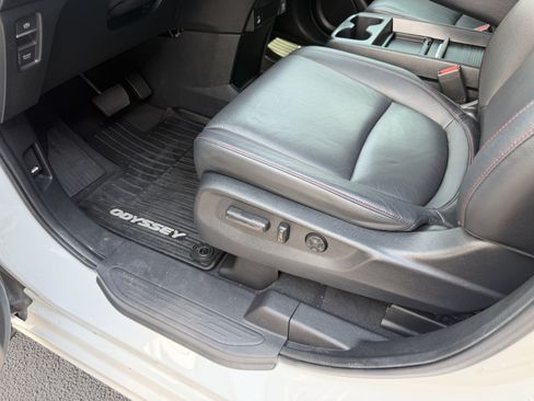 Used 2023 Honda Odyssey Sport image 13