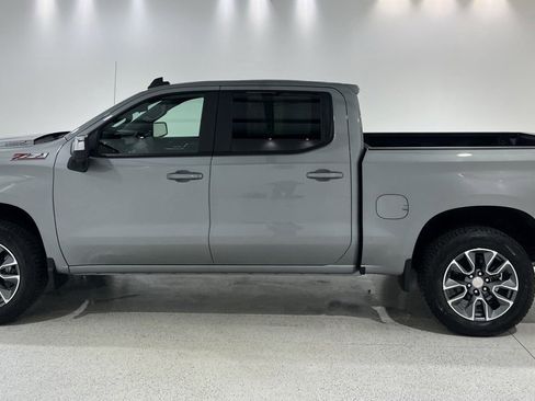 Used 2025 Chevrolet Silverado 1500 LT image 2