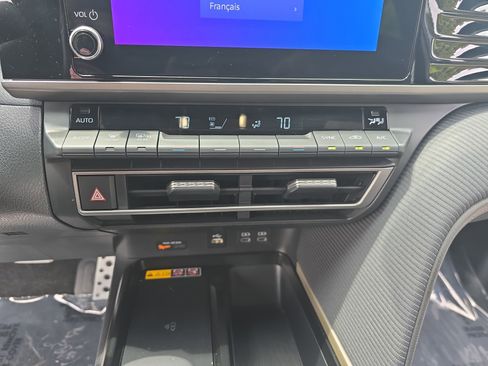 Used 2025 Toyota Camry SE w/ Convenience Package FWD image 23