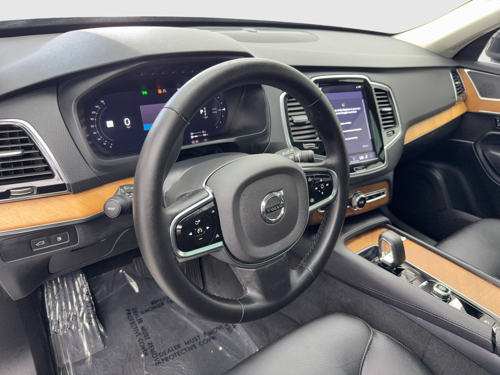 Used 2024 Volvo XC90 T8 Plus AWD/4WD image 18