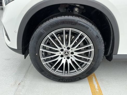Certified 2026 Mercedes-Benz GLC 300 4MATIC image 9