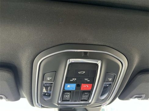 New 2025 Jeep Grand Cherokee Altitude image 12