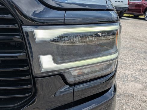 Used 2023 RAM 2500 Laramie AWD/4WD image 10