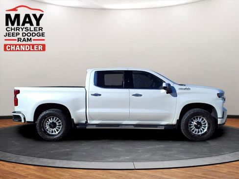 Used 2022 Chevrolet Silverado 1500 High Country w/ Technology Package image 2