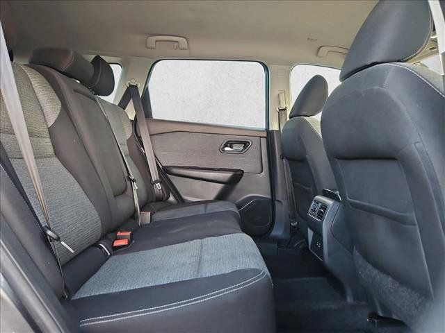 Used 2022 Nissan Rogue SV AWD/4WD image 19
