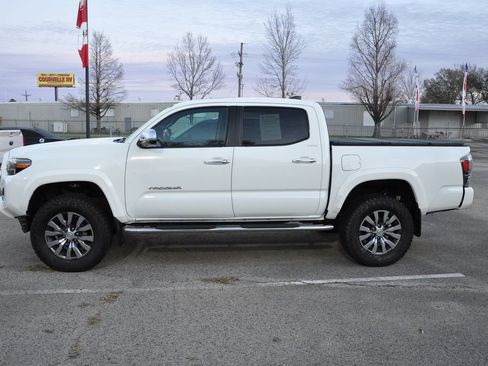 Used 2020 Toyota Tacoma Limited image 2