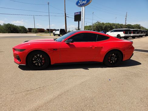 Used 2024 Ford Mustang GT RWD image 2