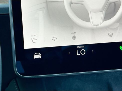 Used 2023 Tesla Model 3 Standard Range image 19