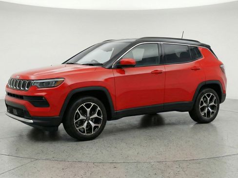 Used 2025 Jeep Compass Limited AWD/4WD image 3