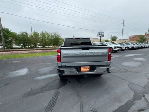 Used 2024 Chevrolet Silverado 1500 LT AWD/4WD image 7
