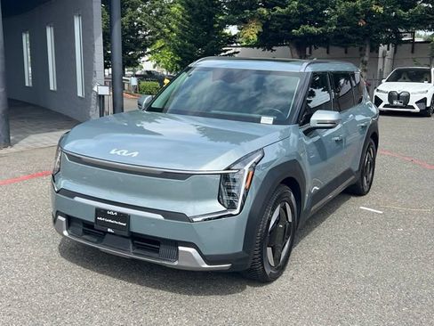 Certified 2024 Kia EV9 Wind AWD/4WD image 3