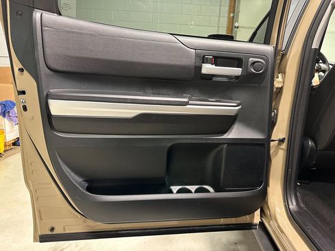 Used 2017 Toyota Tundra SR5 w/ SR5 Upgrade Package image 25