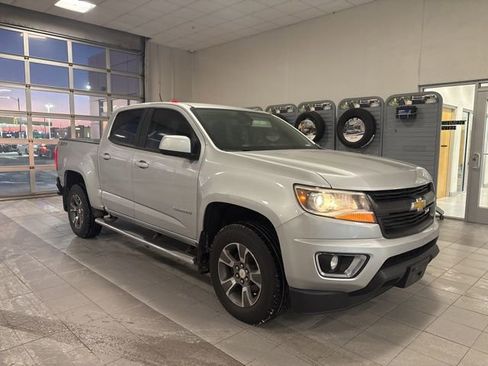 Used 2017 Chevrolet Colorado Z71 image 2