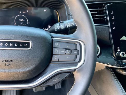 Used 2022 Jeep Wagoneer Series I w/ Convenience Group I AWD/4WD image 23
