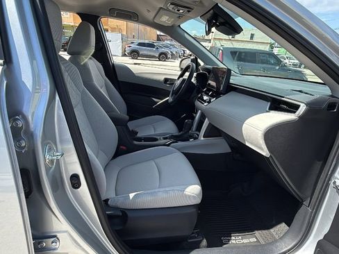 Used 2023 Toyota Corolla Cross L AWD/4WD image 41