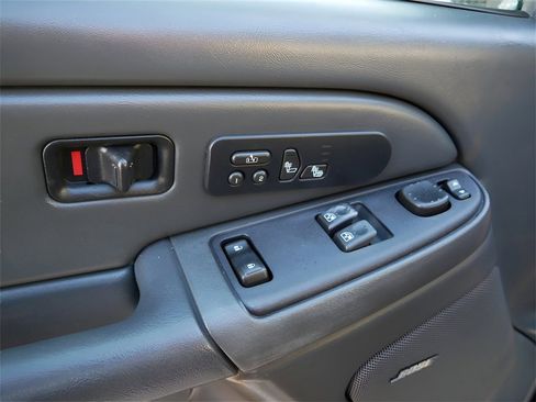 Used 2005 Chevrolet Silverado 2500 LT w/ Snow Plow Prep Package image 15