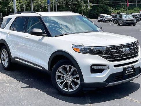 Certified 2024 Ford Explorer XLT w/ Equipment Group 202A RWD image 2