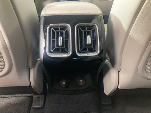 Certified 2023 Kia Sorento SX image 14