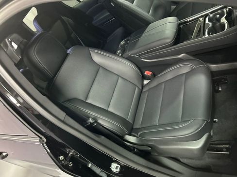 Used 2025 Chevrolet Traverse LT w/ Driver Confidence Package image 26