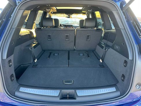 Used 2025 Cadillac XT6 Luxury image 15