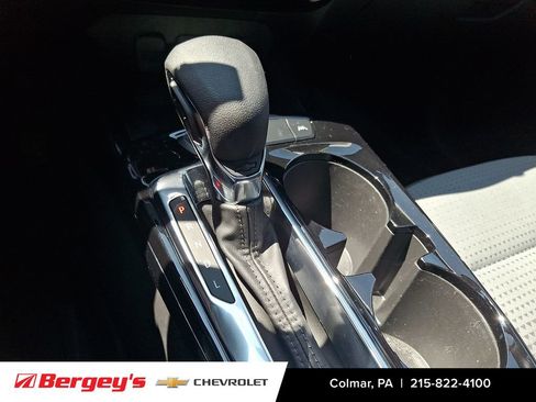 Certified 2024 Chevrolet Trax LT w/ Sunroof Package FWD image 17